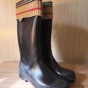 Burberry Nova Knit Top Rain Boots - Size 38 (U.S. Women's 8) - Like New Tread